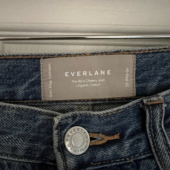 Everlane The ’90S Cheeky Jean in Vintage Mid Blue - Picture 4 of 7